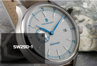Detailaufnahme der Steinhart MARINE 42 Automatic Silver mit silbernem Zifferblatt, blauen Zeigern, kleiner Sekunde und Datumsanzeige, auf einem Lederarmband. Steinhart Watches